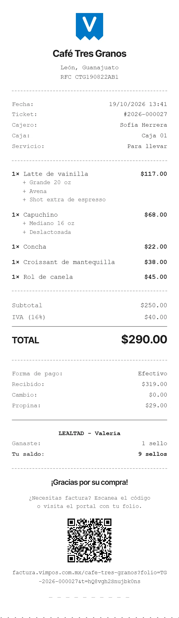 Ticket de la cafetería con los extras, la propina, los sellos ganados y el código para facturar.