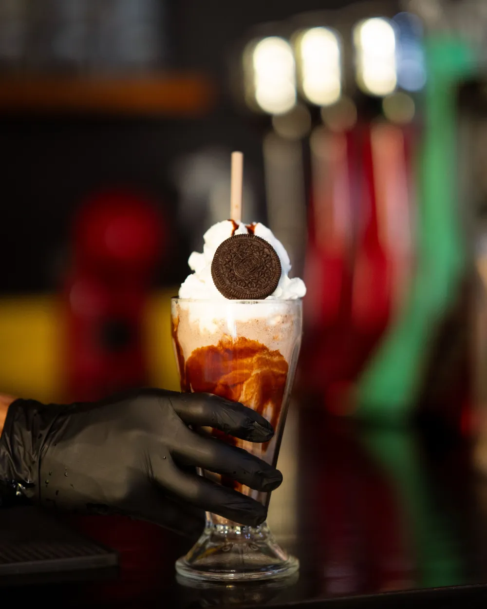 Una malteada servida en la barra.